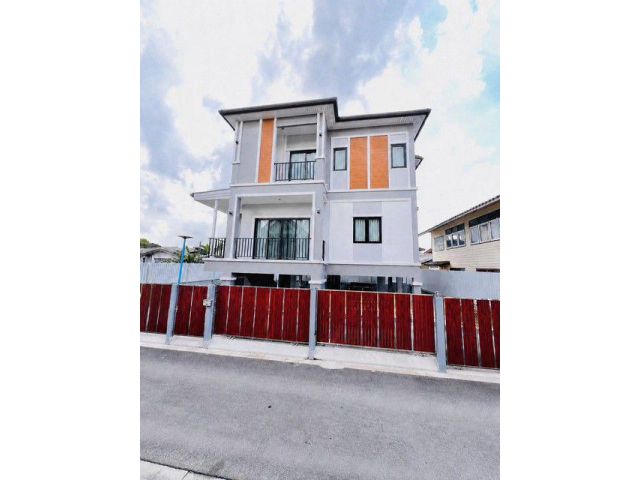ขายบ้านเดี่ยว 3 ชั้น 50 ตรว. บ้านสร้างเอง สภาพใหม่ พัฒนาการ 32 หลังหมู่บ้านพฤกษา 73 ทำเลใกล้เมือง พัฒนาการ–อ่อนนุช–ศรีนค