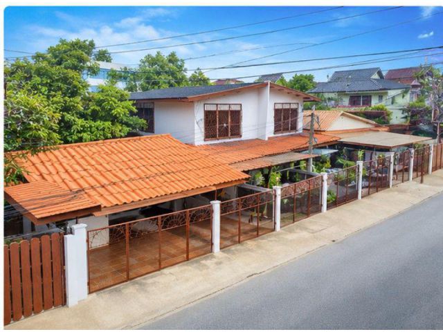 ใกล้สำนักงานที่ดินประเวศ 899 ม. ติดป้ายได้ แบ่งเช่าได้ บ้านทำออฟฟิศ กรุงเทพกรีฑา 4นอน 4น้ำ ใกล้โรงเรียนศรีพฤฒา 900 ม. ขน