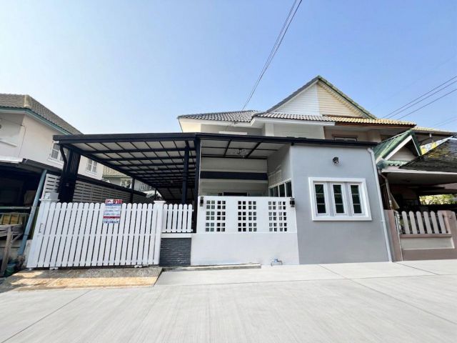 หมู่บ้านพฤกษา 30/1 (ติดถนนบ้านกล้วย-ไทรน้อย) รีโนเวทใหม่เอี่ยมทั้งหลัง
