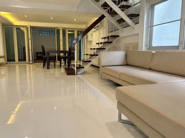ให้เช่าบ้านเดี่ยว ย่านพระราม 9 ซอย 43 ใกล้ The Nine Center Rama 9 เหมาะสำหรับอยู่อาศัย หรือทำ Home Office พร้อมเฟอร์นิเจ