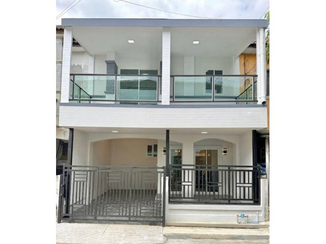 หมู่บ้านนันทิชา3/8 บางบัวทอง  บ้านกล้วย-ไทรน้อย ‭ทาวน์เฮาส์ 2 ชั้น ตกแต่งใหม่พร้อมอยู่ มีระเบียงด้านหน้า  ฟรีเฟอร์นิเจอร์