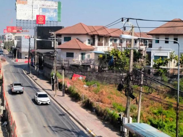 บ้านหรู 3 ชั้น นนทรี รีเจ้นท์ ราชพฤกษ์ 13.7 ล้านบาท