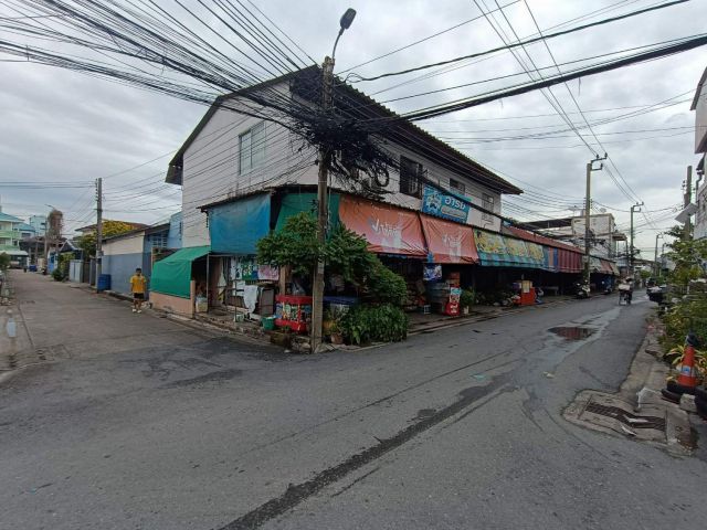 ขายที่ดินพร้อมบ้านเช่า ทำเลทอง อ่อนนุช 35 ลงทุนวันนี้ มีรายได้จากผู้เช่าทันที!