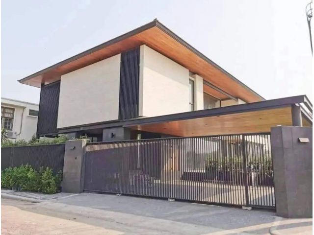 ให้เช่าบ้านเดี่ยวหรู Evergreen Ville บางนา กม.5 ที่ดิน 156 ตร.ว. 4 ห้องนอน 5 ห้องน้ำ พื้นที่ 610 ตร.ม. ราคา 250000 บาท
