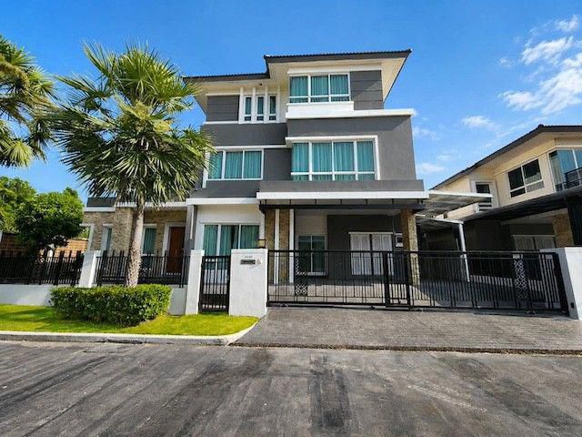 BS1065 ขาย บ้านเดี่ยว 3 ชั้น หรู Grand Bangkok Boulevard พระราม 9 ศรีนครินทร์ กรุงเทพกรีฑา ติด Wellington College ใกล้ M