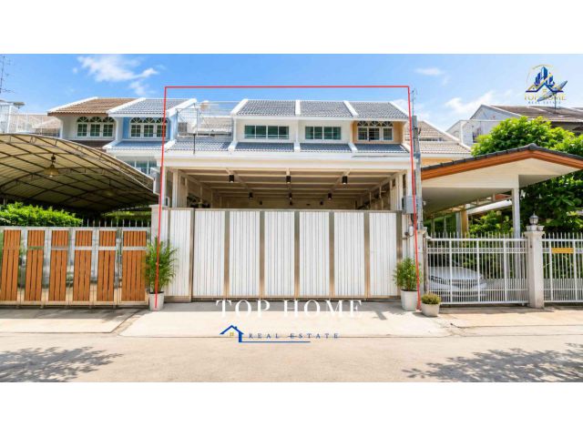 ขายด่วน! ทาวน์โฮม 3.5 ชั้น รีโนเวทใหม่ทั้งหลัง ซอยสาธุประดิษฐ์ 40 ทำเลกลางเมือง พร้อมเข้าอยู่