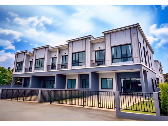 ขายทาวน์โฮม 2 ชั้น 4 ห้องนอน 4 ห้องน้ำ มีห้องน้ำในตัว 3 ห้อง สวนหลวงวิลล์ นิรันดร์วิลล์ 3 – ประเวศ, กทม.