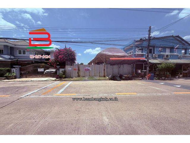 ขาย/เช่า ที่ดินพร้อมสิ่งปลูกสร้าง หมู่บ้านพรพิมาน คลอง 5 เนื้อที่ 168 ตรว. ใกล้เลียบทางด่วนลำลูกกา ถนนรังสิต-นครนายก