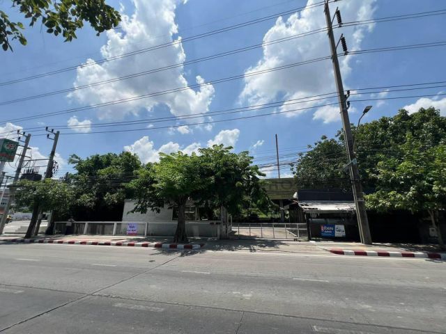 ขายที่ดิน 3-2-70 ไร่ ติดถนนอ่อนนุช ยกแปลง 200 ล้าน (ปากซอยอ่อนนุช 65)