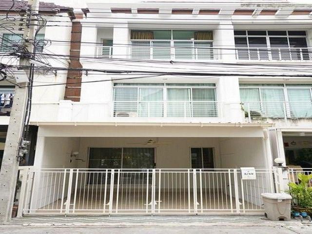 ขายทาวน์โฮม โครงการ บ้านกลางเมือง สุขุมวิท 113 รีโนเวทใหม่ทั้งหลัง