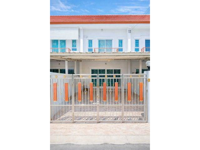ให้เช่า รร.วชิรธรรมสาธิต 700 ม. 45ตร.ว. 180ตร.ม MRT ศรีนครินทร์38 ถูกที่สุดในพระโขนง ทาวน์โฮม 2 ชั้น 2นอน สุขุมวิท 101/1