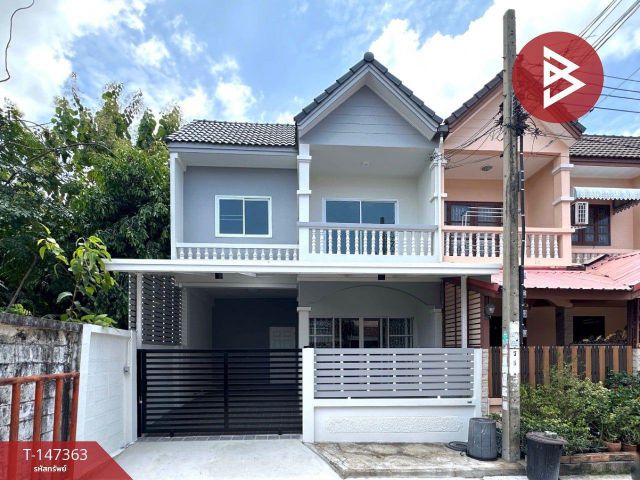 ขายทาวน์เฮ้าส์ หมู่บ้านสินทวี การ์เด้นท์ 1/2 ซอยท่าข้าม 7 รีโนเวททั้งหลัง พร้อมเข้าอยู่
