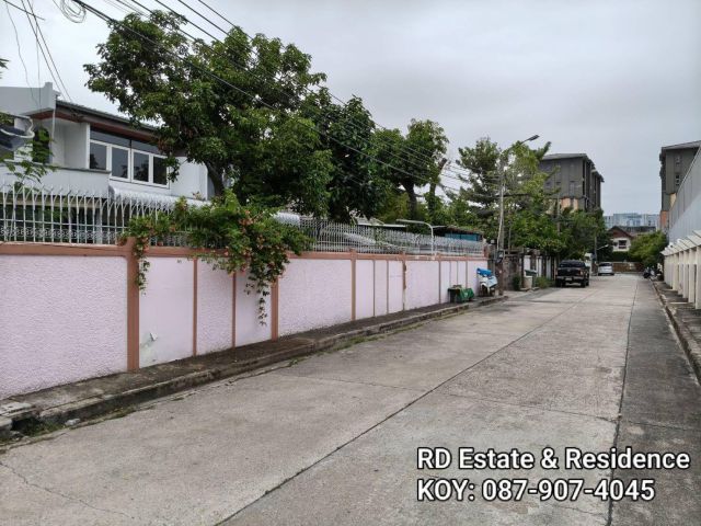 ขายบ้านเดี่ยวสุขุมวิท64 ที่ดิน 131ตร.ว ใกล้ BTSปุณณวิถี 650 ม. ใกล้ร้านอาหาร เซเว่น ทางด่วนสุขุมวิท62 แปลงมุม ถนนหน้าบ้า