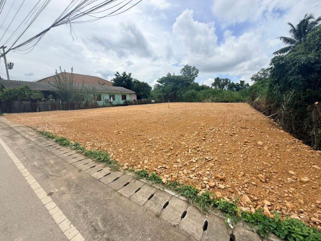 ที่ดินพร้อมสร้างบ้าน