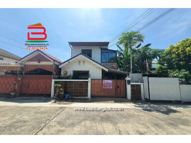 ทาวน์เฮาส์ ชุมชนหมู่บ้านคงหิรัญ เนื้อที่ 26 ตร.ว (ใกล้เสถียรธรรมสถาน) แขวงท่าแร้ง เขตบางเขน กรุงเทพมหานคร