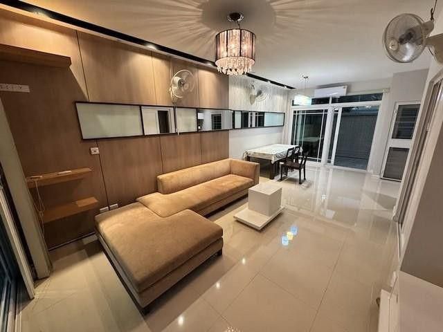 ให้เช่าทาวน์โฮม 3 ชั้น ซอยนาคนิวาส 48 โครงการ เดอะเทอเรส ลาดพร้าว 71 ใกล้ รร. สตรีวิทยา