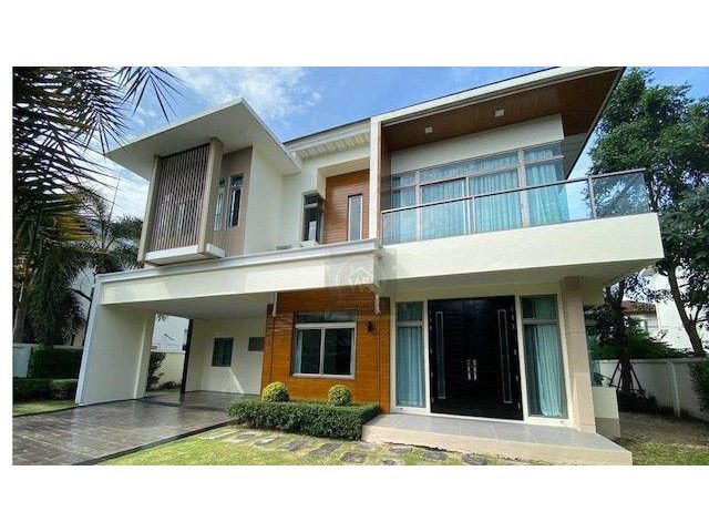 บ้าน BH4248 ให้เช่าบ้านเดี่ยวหรู ใกล้สนามบินสุวรรณภูมิ 10 นาที บ้านพร้อมเฟอร์นิเจอร์ 4 ห้องนอน เหมาะสำหรับผู้บริหารและชา