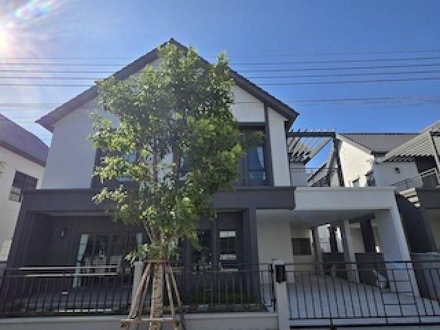 BH4252 ขายและให้เช่า บ้านเดี่ยว 2 ชั้น Centro บางนา Phase 2 บ้านหรูพร้อมอยู่ 4 ห้องนอน ใกล้ Mega Bangna IKEA และโรงเรียน