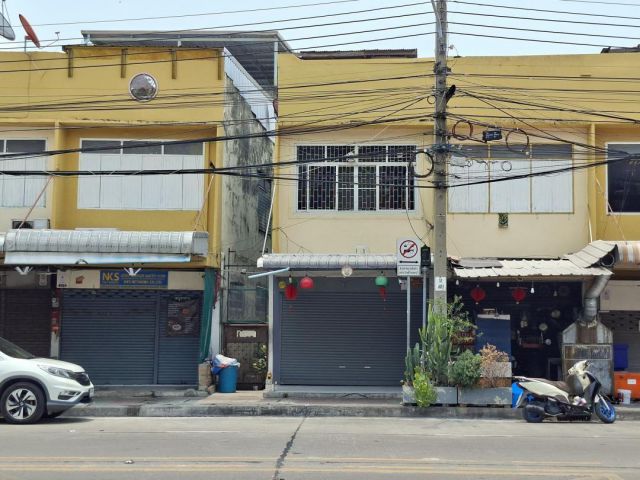 ขายอาคารพาณิชย์ 2 ชั้น 12 วา 1 ห้องนอน 1 ห้องน้ำ ติดถนน 4 เลนย่านชุมชน ถนนประชาราษฎร์ ใกล้ท่าน้ำนนท์ เมืองนนทบุรี