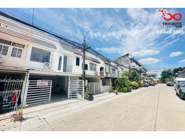 ขายทาวน์เฮาส์ 2 ชั้น ซอยวิภาวดีรังสิต 62 แยก 5 ใกล้รถไฟฟ้า 3 สาย ใกล้สนามบินดอนเมือง