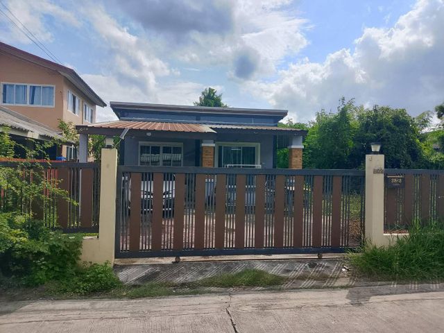 ขายบ้านเดี่ยวชั้นเดียว ทำเลมีนบุรี กรุงเทพมหานคร บ้านพร้อมพื้นที่เหลือสำหรับต่อเติมหรือสร้างบ้านเพิ่ม เหมาะสำหรับอยู่อาศ