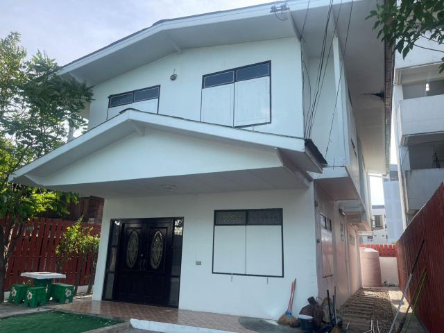 U1458 ให้เช่าบ้านเดี่ยว 2 ชั้น ย่านสุขุมวิท66/1 ใกล้บีทีเอสอุดมสุข บ้านมีเฟอร์บางส่วน ทำเลดีเดินทางสะดวกเข้าออกได้หลายทา