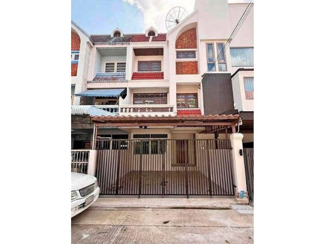 ให้เช่าทาวน์โฮม 3 ชั้น 190 ตรม. 4 ห้องนอน ย่านสุทธิสาร-อินทามระ รีโนเวทใหม่ จดบริษัทได้ ใกล้บิ๊กซีสะพานควาย