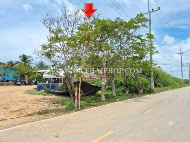 ที่ดิน ติดถนน 3 ด้าน หาดปึกเตียน ต.หนองขนาน อ.เมืองเพชรบุรี จ.เพชรบุรี
