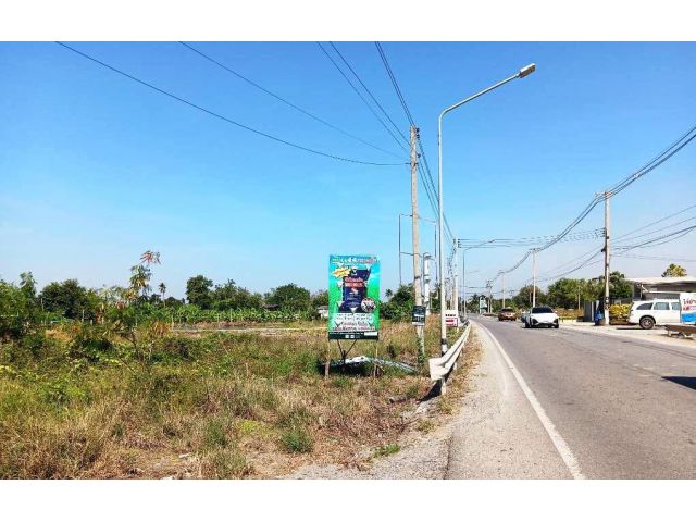 ขายที่ดินแปลงสวยถมแล้ว ทำเลดี ติดถนนเส้นหลัก ต.ลานตากฟ้า ใกล้ชุมชน เนื้อที่ 200 ตรว. เหมาะปลูกบ้านทำธุรกิจค้าขาย