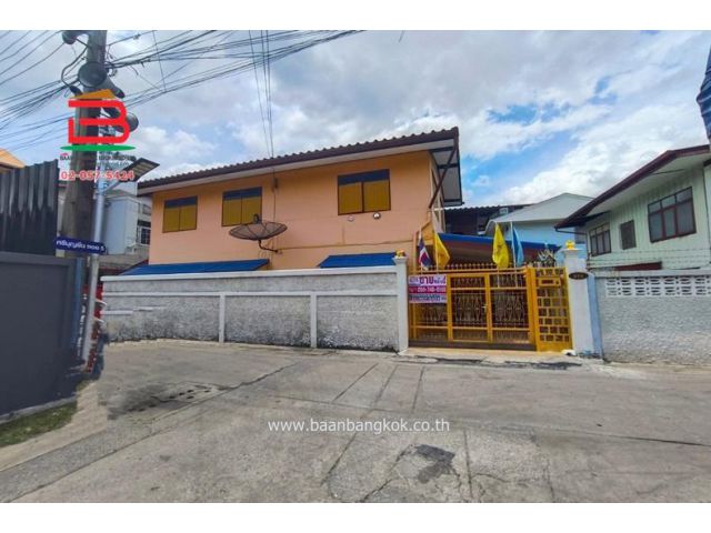 บ้านเดี่ยว 2 ชั้น หลังมุม ซอยประชาราษฎร์ 32 (ศรีบุญยืน) เนื้อที่ 25 ตรว. (โรงเรียนโยธินบูรณะ) ถนนประชาราษฎร์ เขตบางซื่อ