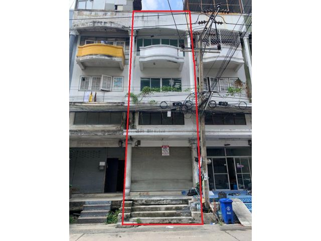 ขายอาคารพาณิชย์ ซ.ร่มเกล้า 16 ขนาด 16 ตร.วา (3.5 ชั้น)เหมาะพักอาศัย ทำร้านค้า ร้านอาหาร