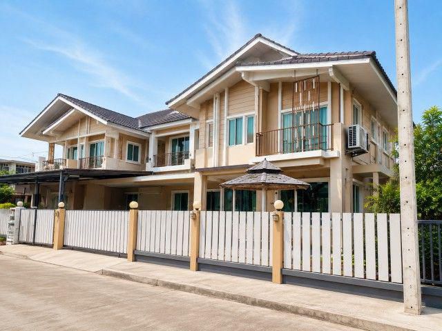 บางนา บ้านเดี่ยวให้เช่า2ชั้น4นอน โลตัสโกเฟรช คลองปลัดเปรียง 600ม. ใกล้ รถไฟฟ้าสายสีเหลือง สถานีศรีด่าน650 ม.เมกา บางนา 1