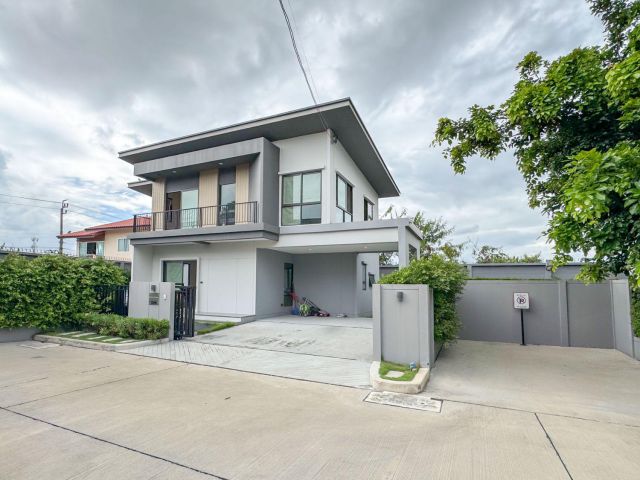 ขายด่วน Venue ID ปิ่นเกล้า-ศาลายาบ้านเดี่ยว2ชั้นสไตล์ญี่ปุ่น 63.9ตร.วา หลังมุมไม่เคยอยู่ 4ห้องนอน/3ห้องน้ำ
