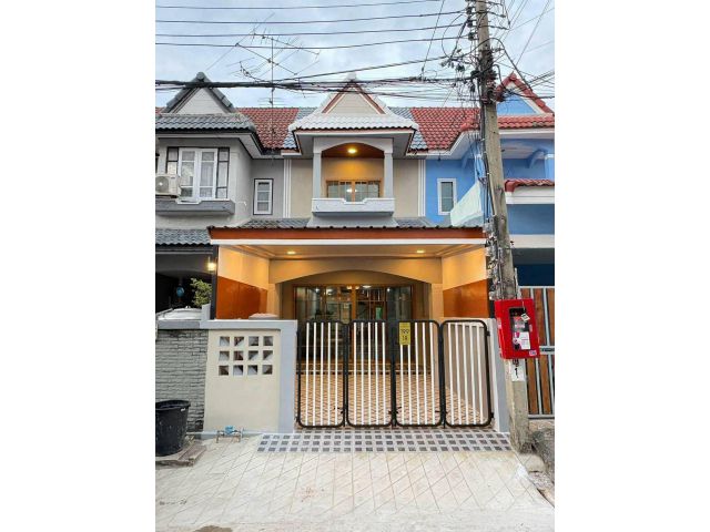 หมู่บ้านช.รุ่งเรือง6 บางบัวทอง ใกล้แยกบางพลู ทาวน์เฮาส์ 2 ชั้น ตกแต่งใหม่พร้อมอยู่ เส้นตลาดบางบัวทอง-แยกบางพลู