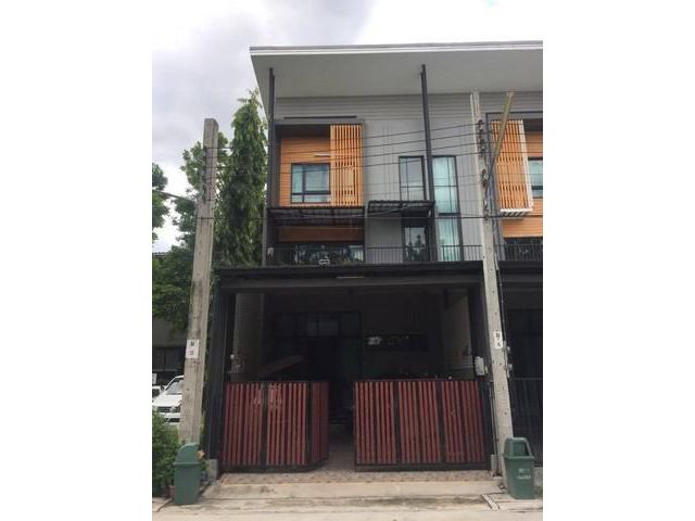 ขายทาวน์โฮม 3 ชั้น หมู่บ้าน Eco-Space เกษตร-นวมินทร์3 ใกล้ Chocolate ville