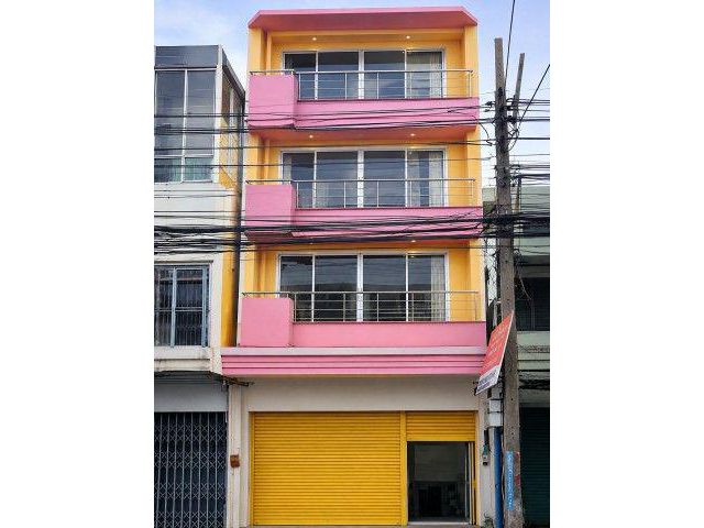 หลังมุม ใกล้เดอะมอลล์ รามคำแหง 200ม. MRT รามคำแหง12-16 150 ม. 18ตร.ว. 248 ตร.ม.เช่า อาคารพาณิชย์ 4 ชั้น 7 นอน 4 น้ำ