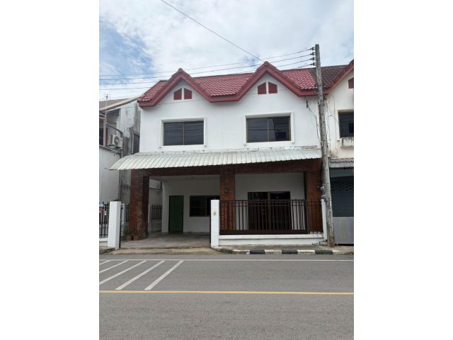 ขายทาวน์เฮาส์ 2 ชั้น หมู่บ้านวรุณนิเวศน์ พร้อมเข้าอยู่ ทำเลดี ใกล้ เซ็นทรัล เชียงใหม่ แอร์พอร์ต