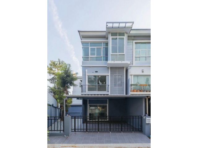 For Rent: 3-Storey Townhome at The Metro Rama 9