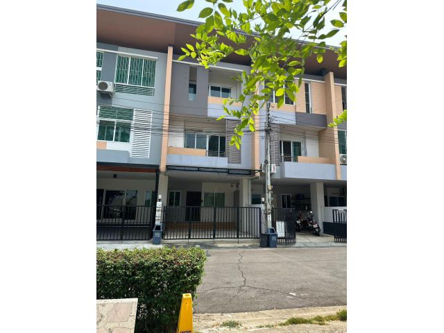 ขาย/ให้เช่า ทาวน์โฮม 3 ชั้น โมทาวน์ บริโอ้ แจ้งวัฒนะ–ประชาชื่น ใกล้เมืองทองธานี เพียง 3.5 ล้าน ต่ำกว่าราคาตลาด