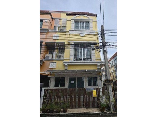 ให้เช่าทาวโฮม4 ชั้น ซอย ศรีด่าน 24 หลังมุม จดทะเบียนได้บ้านกลางเมืองบริติชทาวน์ศรีนครินทร์ ถนนบางนา-ตราด ถนนสุขุมวิท, เท