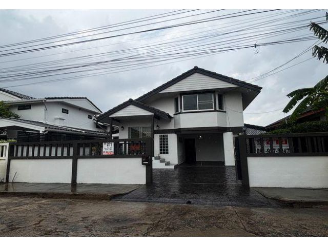 ขายและให้เช่าบ้านเดี่ยว หมู่บ้านสวนพงษ์เพชร ซอยแจ้งวัฒนะ 43 เนื้อที่ 56 ตร.ว. 2 ชั้น 3 นอน 2 น้ำ