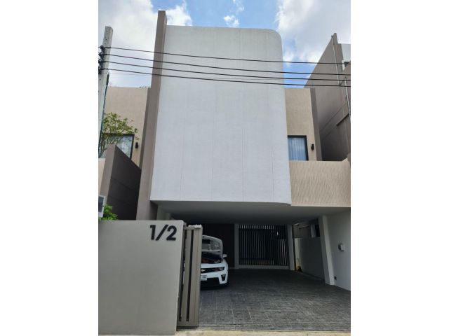 ขายบ้านเดี่ยว 3 ชั้น โครงการ Windyard Bangna ทำเลดี เดินทางสะดวก ใกล้เมกาบางนา