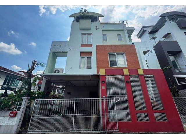 ให้เช่าบ้านเดี่ยว ซอยลาดพร้าว 101 แยก 13 บางกะปิ กรุงเทพ เนื้อที่ 41 ตร.ว. 4 ชั้น 6 นอน 4 น้ำ