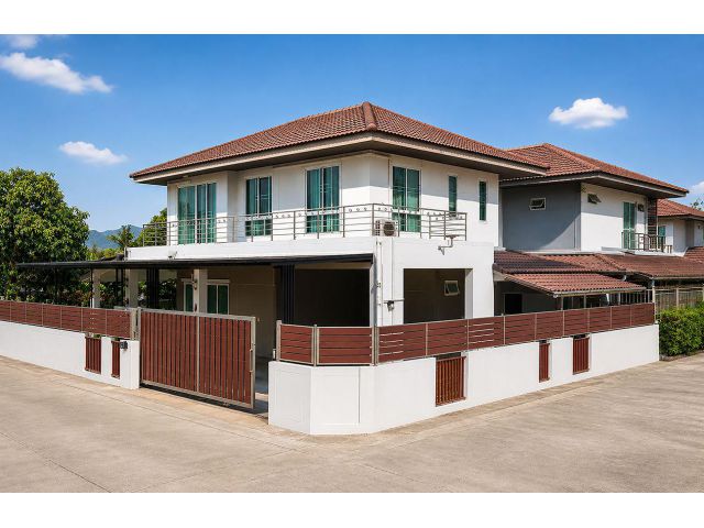 ขายบ้านเดี่ยว 2 ชั้น บ้านบึง ชลบุรี หมู่บ้านบูรพาเมาท์เท่น หลังมุม มีสระว่ายน้ำส่วนตัว