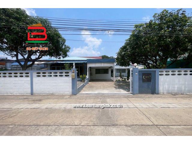 ที่ดินพร้อมบ้าน หมู่บ้านสวัสดิการ ทหารบก (แจ้งวัฒนะ 34) เนื้อที่ 100 ตรว. ตำบลบางตลาด อำเภอปากเกร็ด จังหวัดนนทบุรี