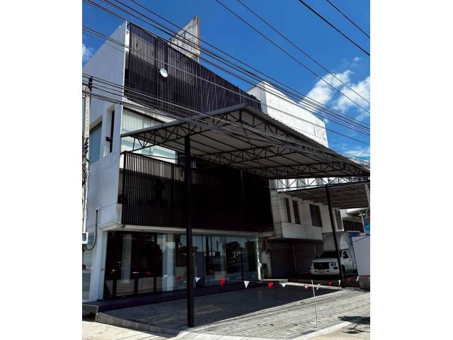 ขายอาคารพาณิชย์ 4 ชั้น ทำเลดี บนถนนกิ่งแก้ว (N.1851)