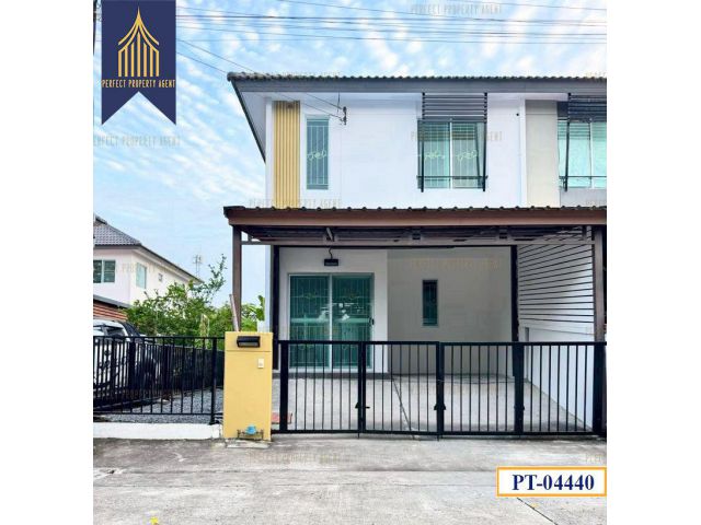 ขายทาวน์โฮม 2 ชั้น พฤกษา 114/2 เทพารักษ์-บางเมืองใหม่ หลังมุม สภาพนางฟ้า พร้อมเข้าอยู่