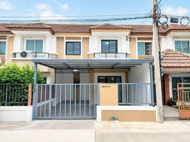 หมู่บ้านพฤกษาทาวน์ ราชพฤกษ์ ทำเลบางกร่าง ทาวน์เฮาส์ 2 ชั้น ตกแต่งใหม่พร้อมอยู่ ใกล้วงเวียนพระราม5 มีรปภ ตลอด24 ชม.