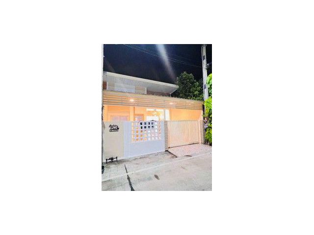 รีโนเวทใหม่ทั้งหลัง! บ้านสวยพร้อมอยู่ หมู่บ้านกีรติ หนองรี – ชลบุรี 24.5 ตร.วา 2 ห้องนอน | 1 ห้องน้ำ