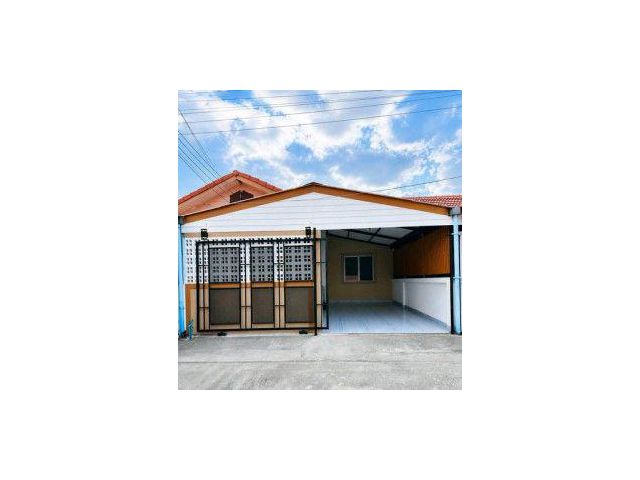 บ้านสวยสไตล์รีสอร์ทรีโนเวทใหม่ทั้งหลัง 100% หมู่บ้านศิลากร พานทอง พื้นที่ 22.5 ตารางวา 2 ห้องนอน1 ห้องน้ำ